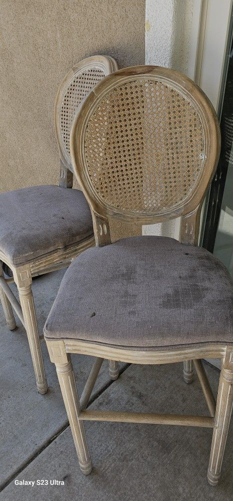 FREE BAR STOOLS
