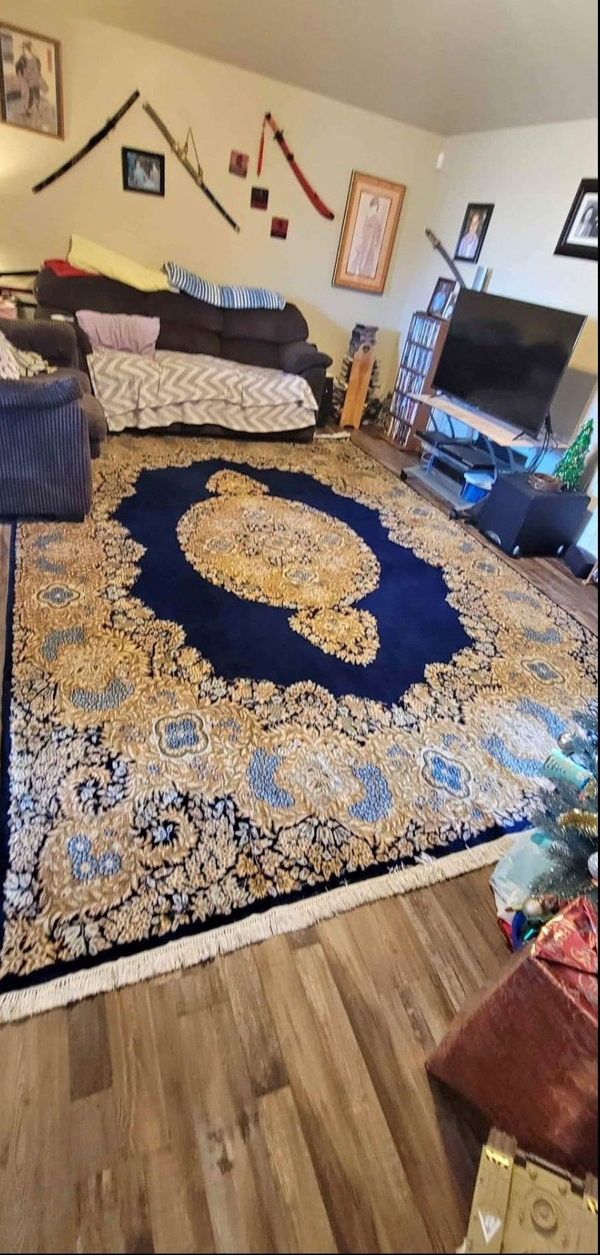 Authentic Persian rug MITRA ISFAHAN. 9'8"×13'6"