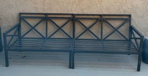 $225 NICE PATIO 4 SEATER BENCH