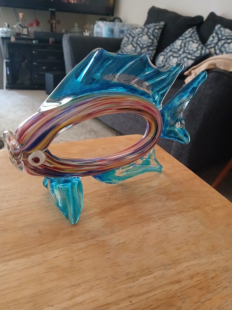 Murano  Fish Art  has A  little crack near tail