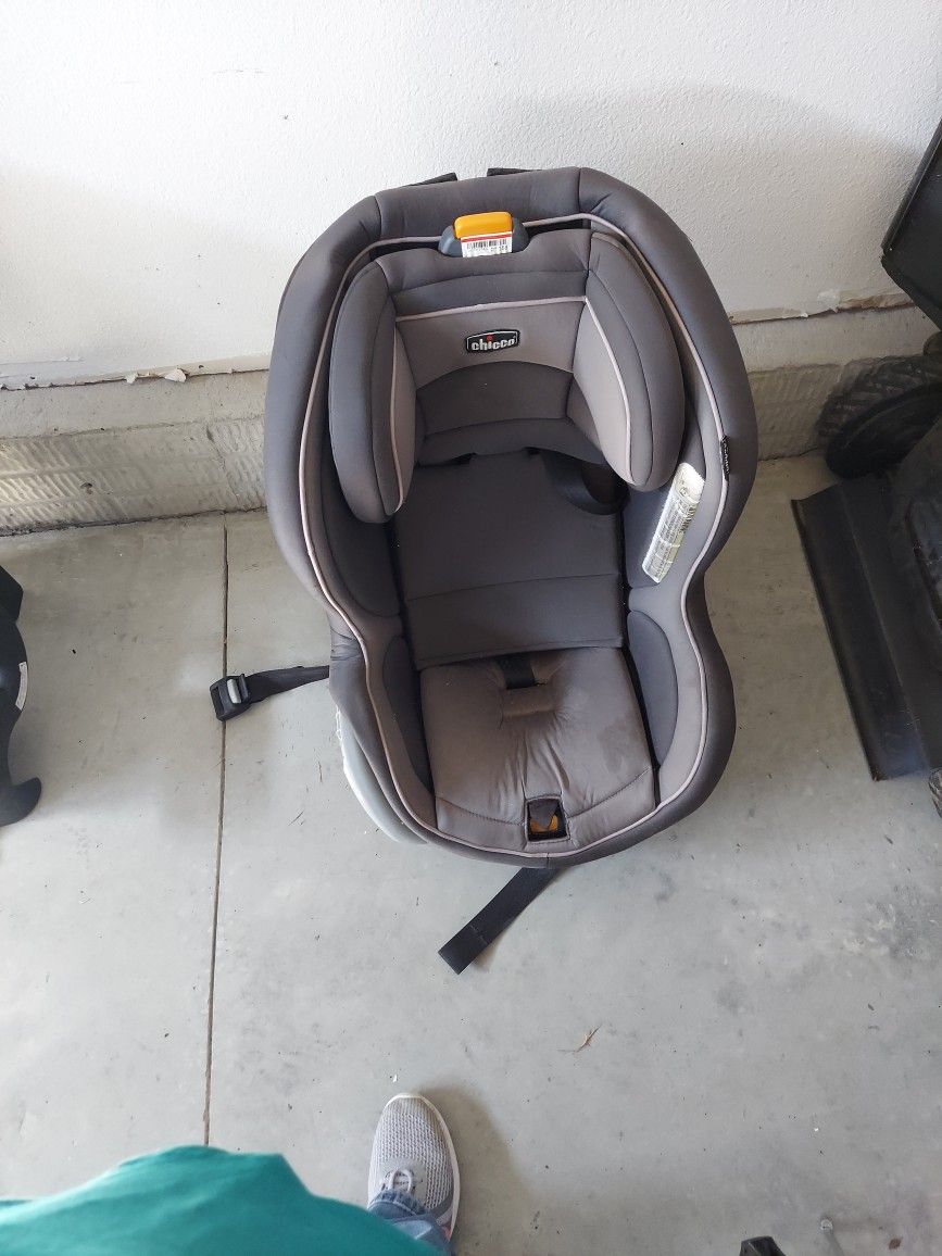 Chicco Carseat