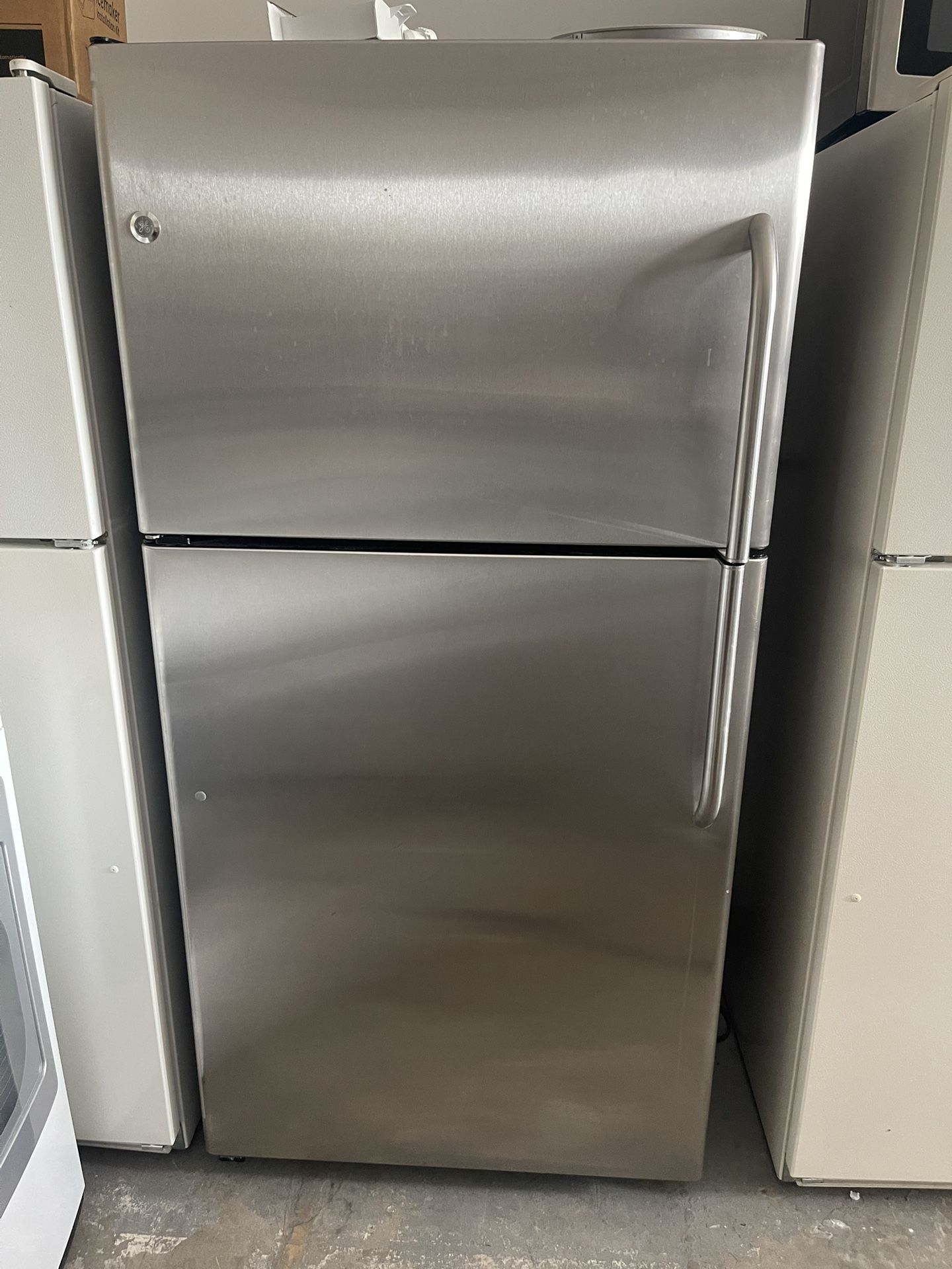 Refrigerator Works Great 👍 33x68