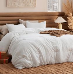 Bedsure 3 PCS White Comforter Set (Available in Oversized Queen or Cal King) All Season Gentlesoft