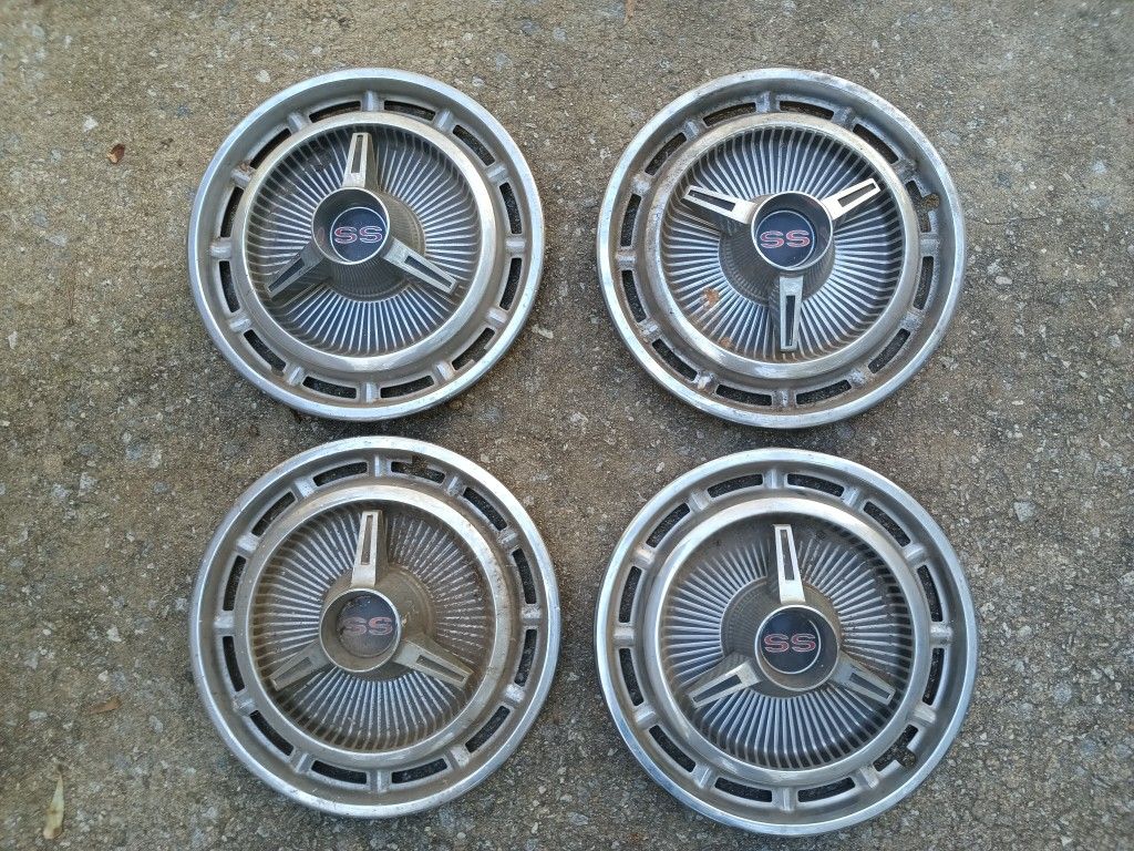 14" Chevrolet Nova SS,Impala SS,Camaro SS OEM Spinner Wheel Cover Hubcaps 