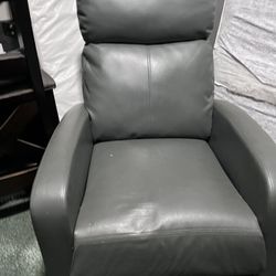 Small Recliner 
