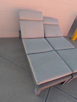 Outdoor furniture lounge chairs