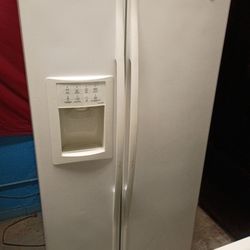 GE Refrigerator 