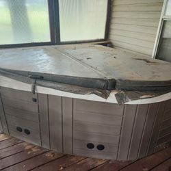 Master Spas Twilight Series 3 Person Spa (Used, As-is)