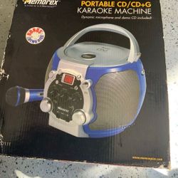 Memorex Portable Karaoke System w/ CD + CD Graphics player ! New