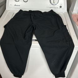 Women’s dry fit cargo medium