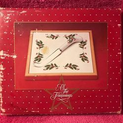 Vintage Macys All The Trimmings Christmas Holly Ceramic Tile Trivet Cheese Spreader Knife NEW in Box!
