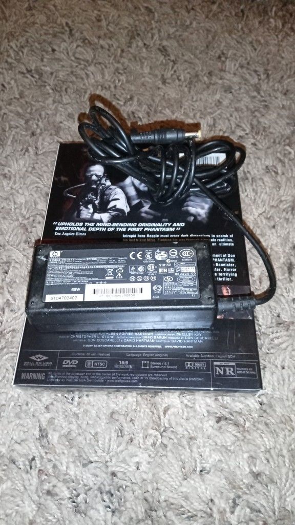 HP Laptop Power Supply 18 .5 Volt 3.5 Amp
