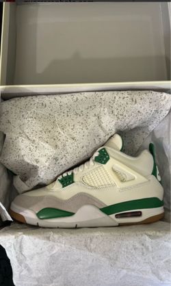 Jordan 4 SB Pine Green