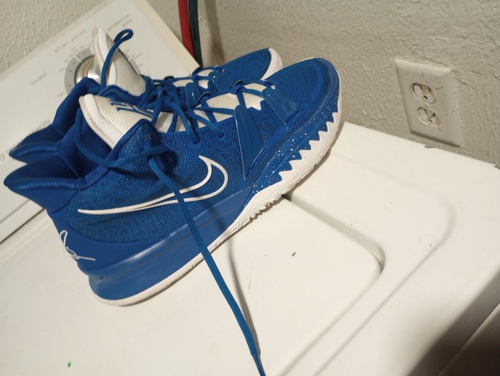 Kirye Shoes Size 12.5 Cash Only