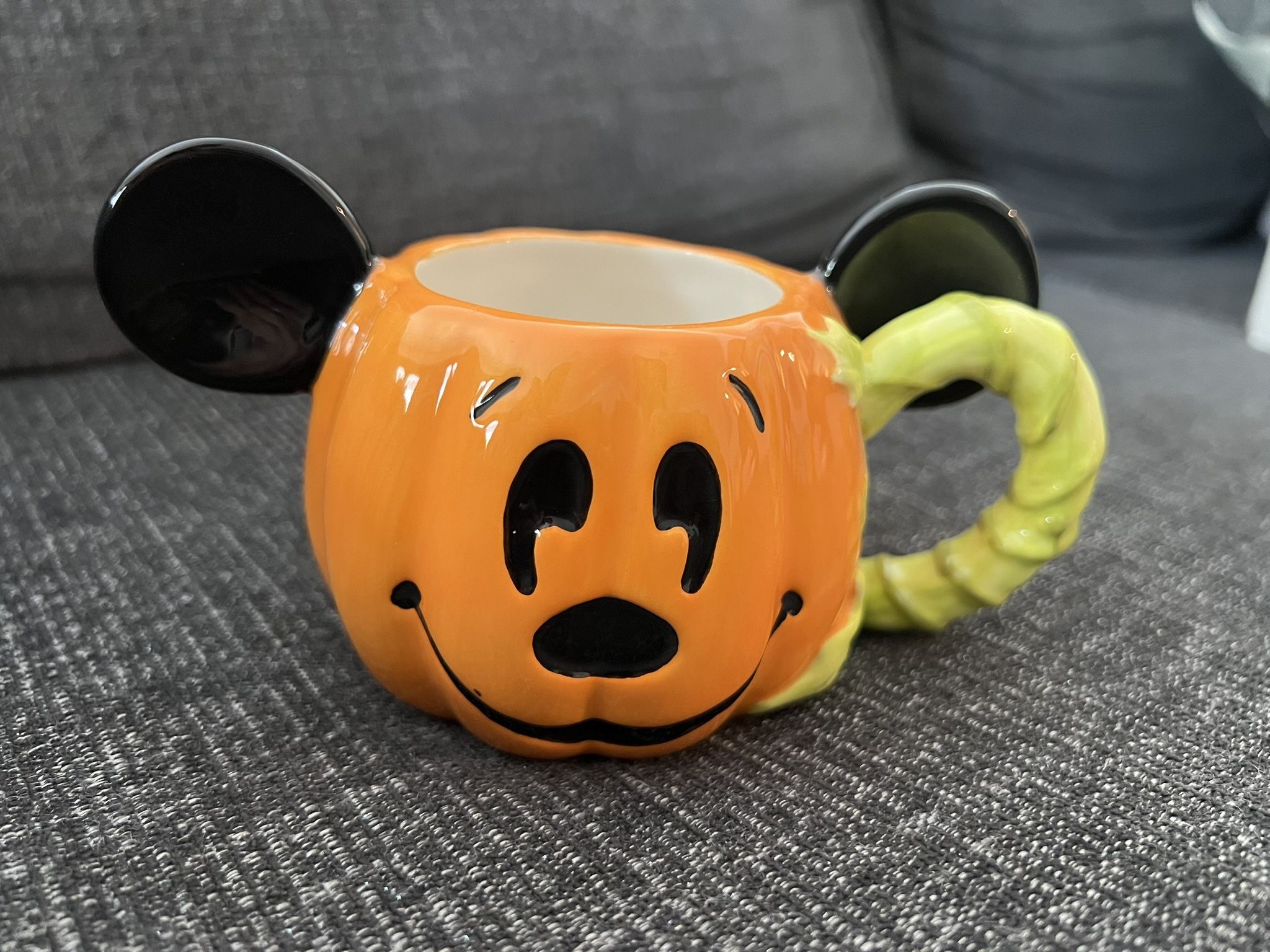 Disney Mickey Mouse Head Happy Halloween Pumpkin mug