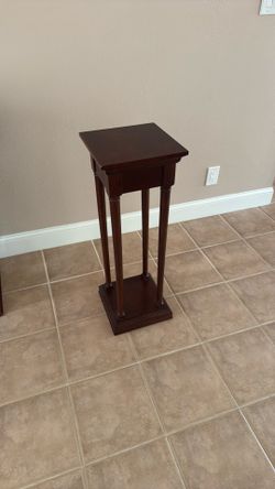 wooden pedestal/ table