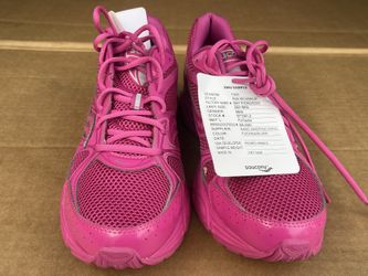 Saucony (men size 9) PINK