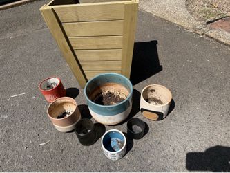 Cedar plant box, plant pots