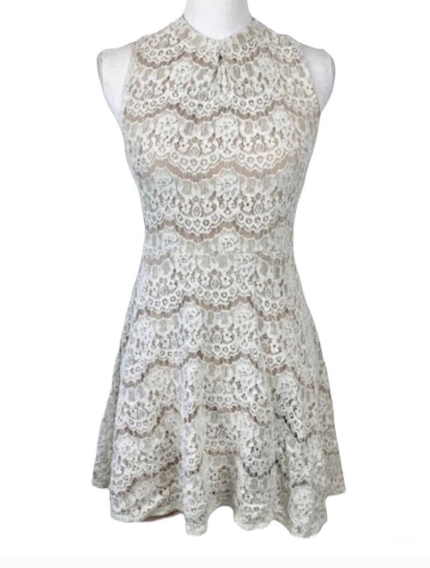 love, FIRE Juniors Flare Dress Ivory Lace sleeveless size medium NWOT