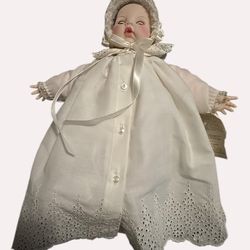 Madame Alexander Victoria Baby Doll Christening 1975 13"