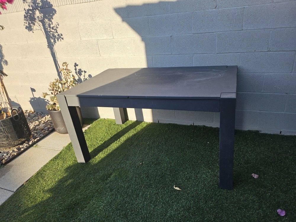 Free Table