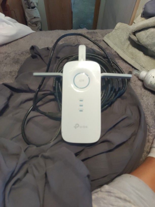 Tp-Link Wi-Fi Range Extender For Sale 