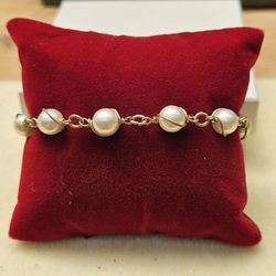 Sarah Coventry  Pearl Bracelet 
