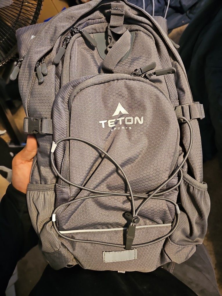 Brand New TETON Sports Oasis 1100 Hydration Backpack 🎒💧