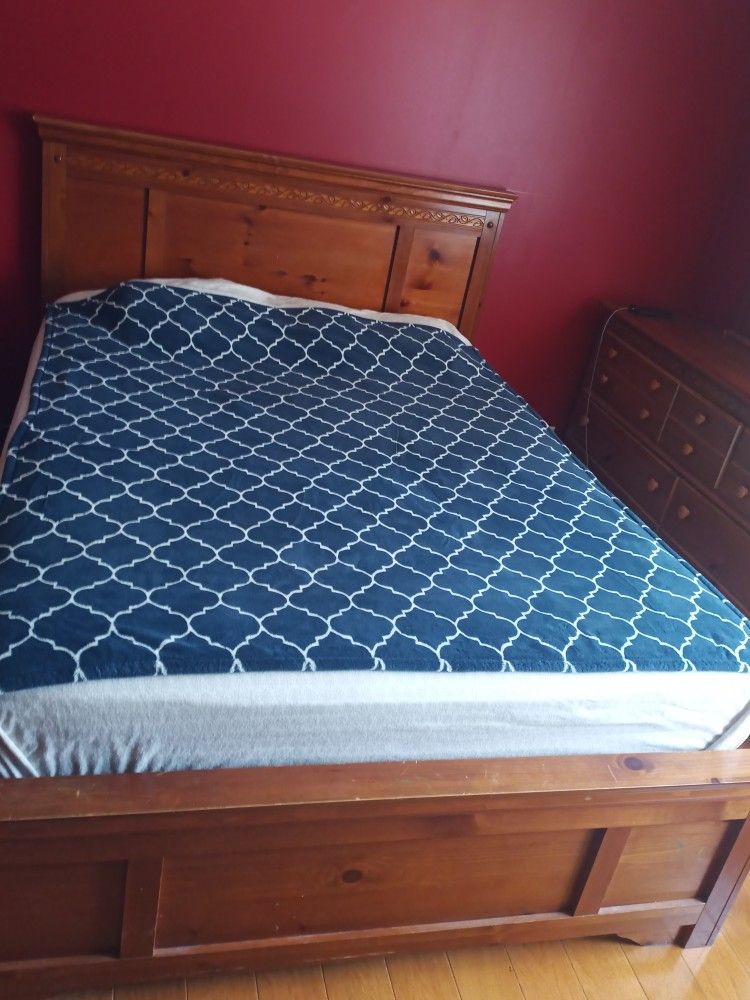 Queen Bedroom Set