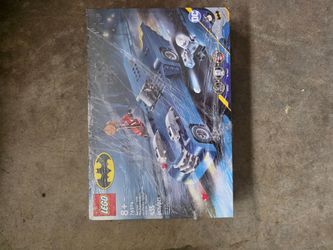 Lego 76274 batman batmobile vs mr freeze and harley quinn