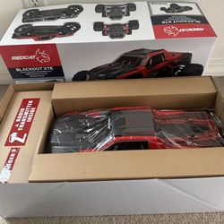 Blackout Xte monster truck                        Ready to run 