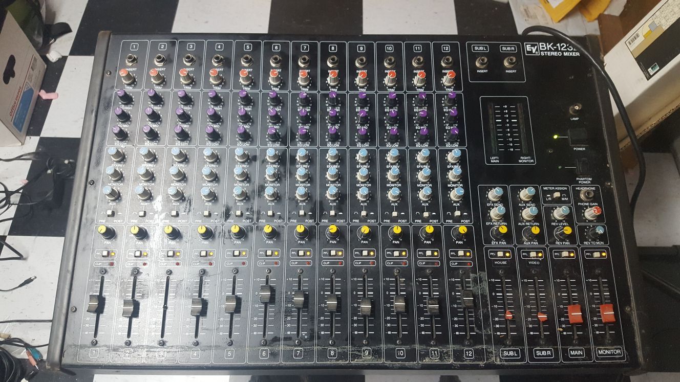 EV BK-1232 12 Channel Studio Mixer
