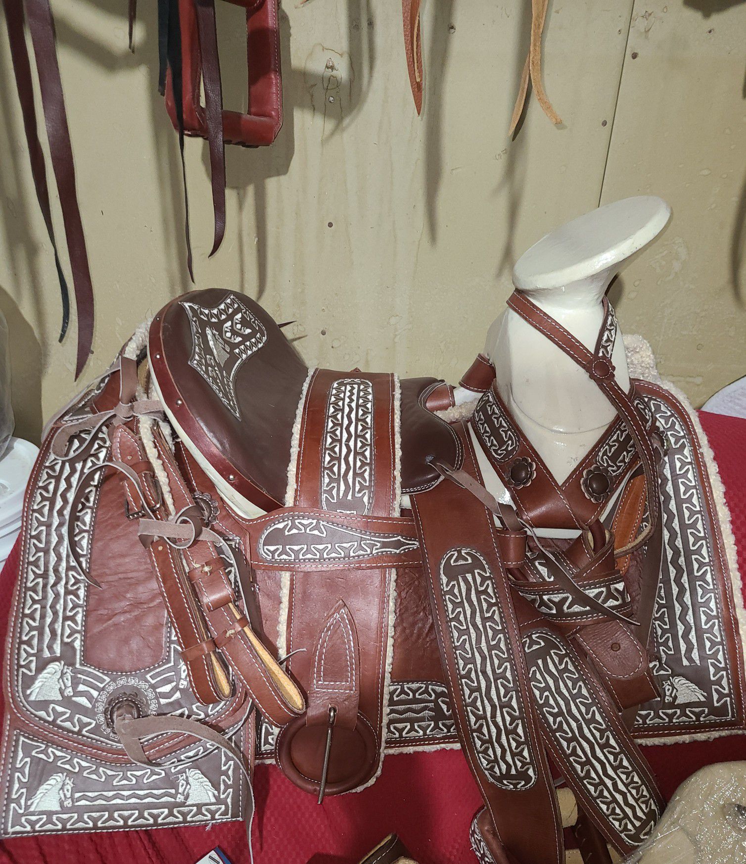 Charro saddle 15.5 "