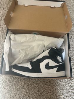 Air Jordan 1 Mid SE. SIZE 10 OFF NOIR/BLACK-WHITE-BLACK