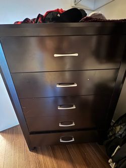 Dresser set