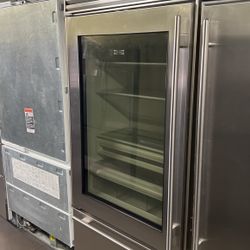 Sub Zero 36”Wide Built In Bottom Freezer Refrigerator 