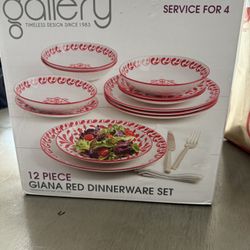 Dinnerware Set