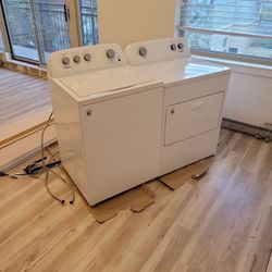 Whirlpool Washer And Dryer Set