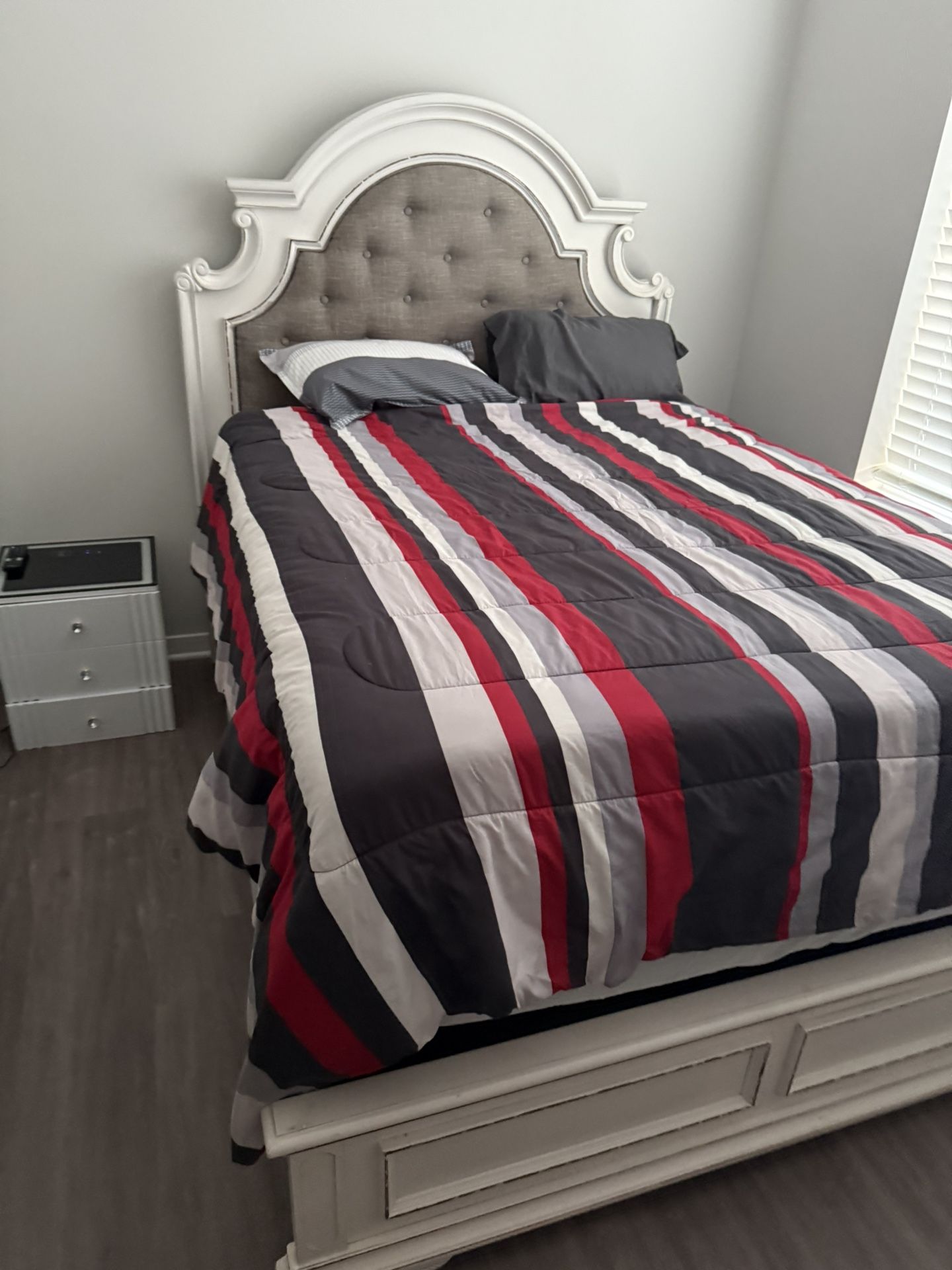Bedroom And Bath In A 2 Bedroom 2 Bath Apartment 