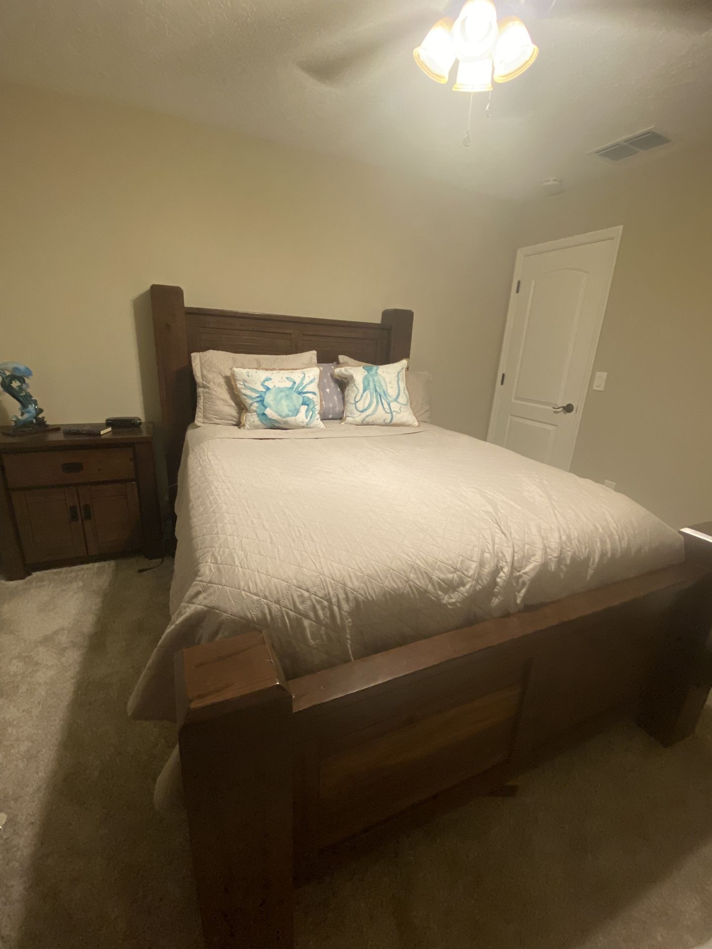 Queen Sized Bed And Frame
