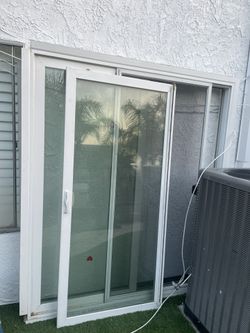 Sliding Door M&M