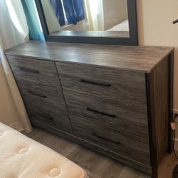 Dresser And Mirror 