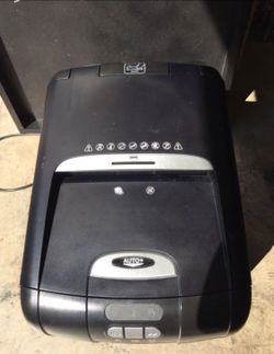 Swingline EX100 Stack-and-shred auto paper shredder