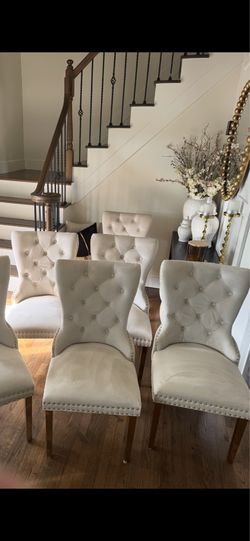 Safavieh dinning table chairs