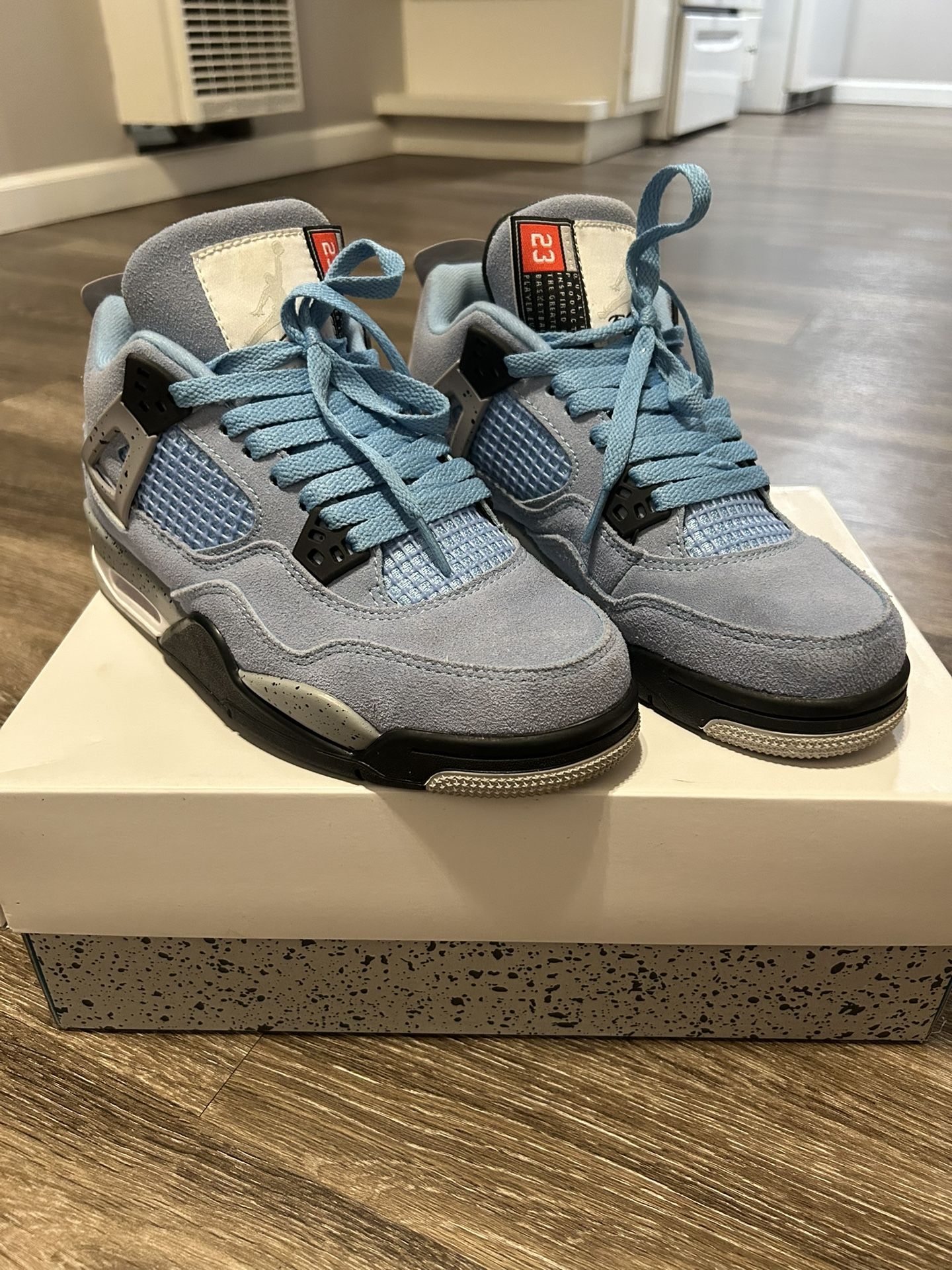 Jordan 4 retro university Blue