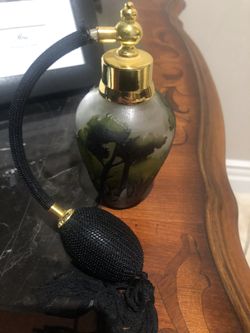 Perfume bottle