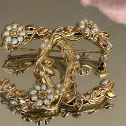 CC Pearl Floral Crystal Gold Brooches 