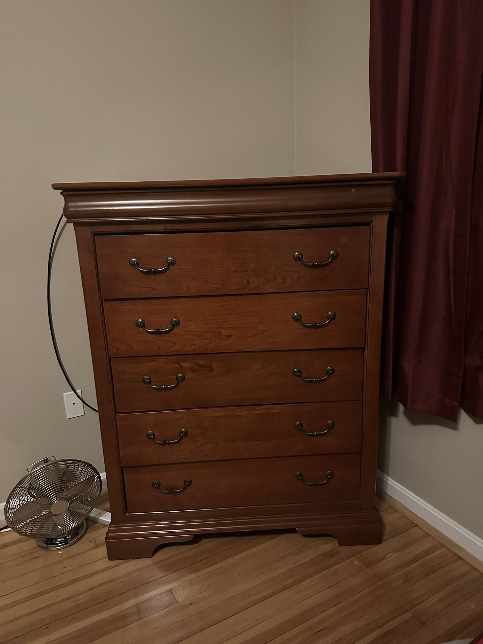 Solid Wood Queen Size Bedroom Set