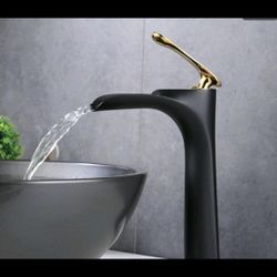 BATHROOM VESSEL FAUCET 