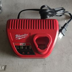 Milwaukee M12 Charger
